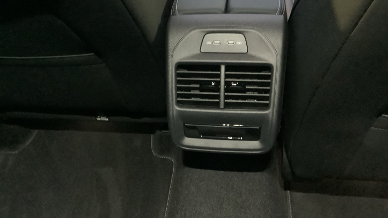 Volkswagen Passat 1.5 TSI eHybrid R-Line 5dr DSG Estate